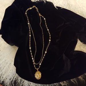 Bundle of Monet necklaces